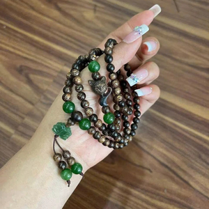 Pulsera de cuentas de Oud de Vietnam de alta calidad, hecha de madera de Agarwood, cuentas de oración de Agarwood natural de alta calidad - Product Image 1