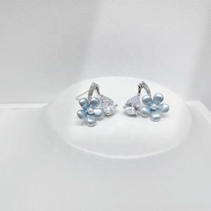Precio de fábrica Plata 925 Pendientes de flor de esmalte colorido Novedad 2026 Hipoalergénicos para niñas con circonita y perla azul, pendientes finos tipo stud - Product Image 5