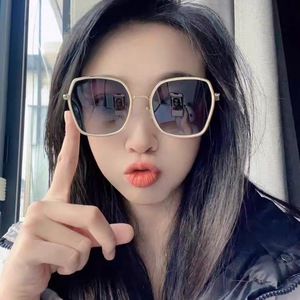 Lunettes de soleil pour femmes, rectangulaires, monture intégrale, polarisées, UV400, protection solaire tendance 2025 - Product Image 1