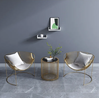 Tables et chaises de balcon en fer forgé pour hôtels, ensemble table ronde et chaises pour le thé
