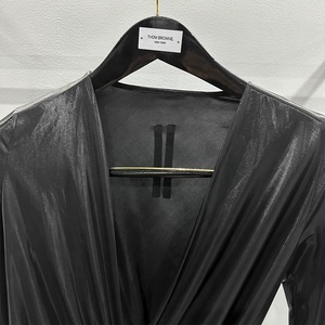 Abito a maniche lunghe con lacci a V profondo con lacci lunghi con trattamento stile <span class=keywords><strong>primavera</strong></span> estate 2024 Rick - Product Image 2