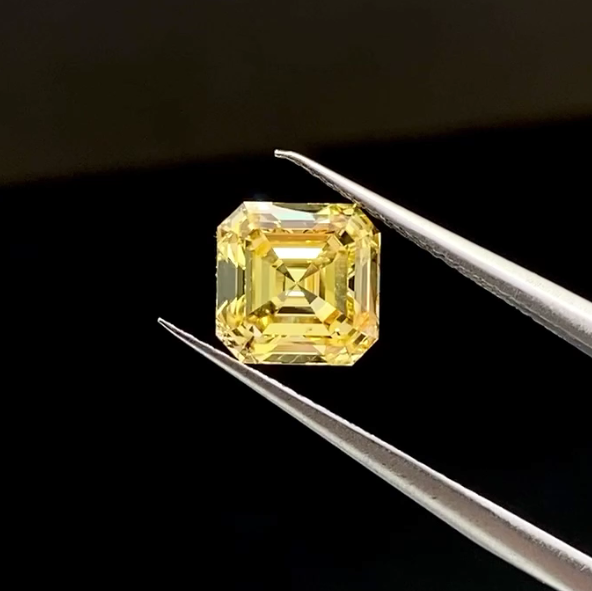 Fancy Vivid Yellow / Fancy Intense Yellow/ Fancy Light Yellow