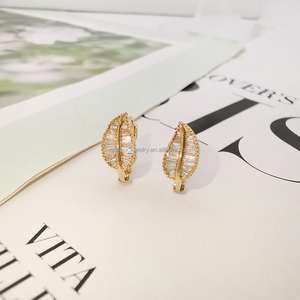 Nouveauté, <span class=keywords><strong>boucles</strong></span> <span class=keywords><strong>d</strong></span>'<span class=keywords><strong>oreilles</strong></span> de luxe en <span class=keywords><strong>or</strong></span> pur 18 carats avec diamants, véritables <span class=keywords><strong>boucles</strong></span> <span class=keywords><strong>d</strong></span>'<span class=keywords><strong>oreilles</strong></span> en <span class=keywords><strong>or</strong></span> <span class=keywords><strong>750</strong></span> en forme de feuille, bijoux fins - Product Image 2