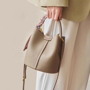Sac seau élégant pour femmes Sac à main en cuir souple Sacs à bandoulière Sac fourre-tout pour femmes et filles - Product Image 5