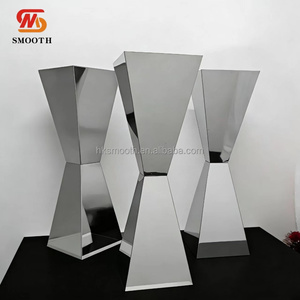 Support floral de luxe en métal doré miroir en acier inoxydable haut de gamme pour centres de table de mariage et décorations de scène - Product Image 3