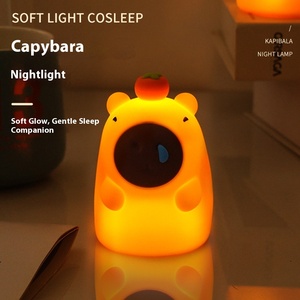 Luz de noche LED moderna Cabi Bala, luz blanca cálida de silicona para dormitorio, adornos de luz de ambiente alimentados por batería - Product Image 2