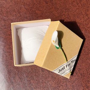 Factory wholesale retro kraft paper jewelry box bracelet box square packaging carton small fresh gift box