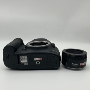 Appareil photo reflex numérique plein format <span class=keywords><strong>Canon</strong></span> EOS 5D Mark III d'occasion avec objectif EF 50mm f/1.8 STM - Vente en gros - Product Image 4