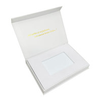Boîte d'emballage personnalisée en carton blanc et noir en forme de livre, boîte magnétique pour cartes VIP, boîte cadeau pour cartes de crédit avec insert pour carte de crédit