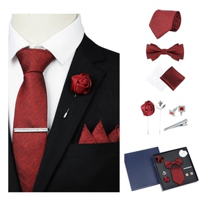 ชุดเนคไททรงสี่เหลี่ยมสำหรับผู้ชายพร้อมส่งพร้อมกล่องของขวัญมีหูกระต่ายมีกระเป๋าเนคไทโพลีเอสเตอร์ - Product Image 1