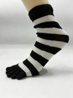 Chaussettes cinq doigts en laine mérinos rayées noir et blanc, mi-mollet, respirantes, anti-odeur, pour adulte, décontractées