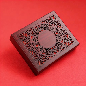 Scatola Regalo in <span class=keywords><strong>Legno</strong></span> Incisa Personalizzata per Certificati e Ricordi, Custodia Artigianale su Misura per Anniversari e Commemorazioni - Product Image 4