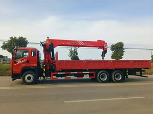 La <span class=keywords><strong>Grúa</strong></span> Camionera FAW Jiefang de 12 Toneladas se Utiliza <span class=keywords><strong>para</strong></span> Operaciones de Elevación y Manipulación de Carga en Proyectos de Construcción - Product Image 4