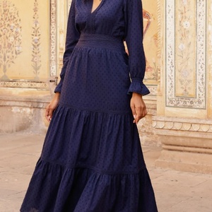 Vestido Maxi de Algodón y Lino con Volantes y Bordado de Ojales Personalizable, Elegante, Cuello en V, Casual, con Mangas Acampanadas y Encaje para Mujer - Product Image 1