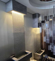 Muro de cortina de agua de malla metálica ondulada de acero inoxidable, pantalla decorativa artística de cascada fluida para interiores, decoración comercial