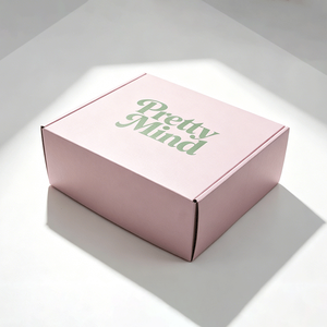 Cajas de correo impresas a medida en verde oscuro, con relieve y revestimiento UV, hechas de cartón corrugado para un envío ecológico. - Product Image 1