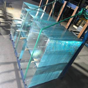 Verre de sécurité trempé Low-E à faible teneur en fer et haute résistance pour la décoration industrielle, les cloisons de bureau, les murs de bâtiments, les clôtures et les fenêtres - Product Image 1