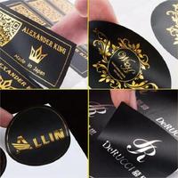 Rouleau de logo personnalisé imprimé Autocollants adhésifs brillants pour bouteilles en verre Étiquettes pour bocaux de miel de confiture de biscuits