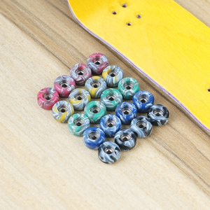 Ruote per Fingerboard in POM Multicolore 7.5*4.5mm, Personalizzabili, <span class=keywords><strong>con</strong></span> Cuscinetti, per <span class=keywords><strong>Skateboard</strong></span> da Dito - Product Image 1