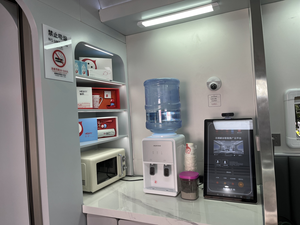 Camión Hospitalario Móvil de Alta Capacidad de Carga, 12 Metros, con Cabina Multiestructura para Estación Temporal de Reenvío Médico - Product Image 5