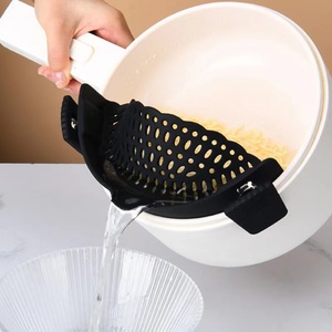 Passoire en silicone résistante à la chaleur avec clip de fixation pour la casserole, passoire à pâtes autocollante pour casseroles et poêles - Product Image 1