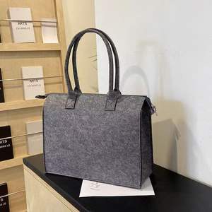 Bolsa de Fieltro de Venta Directa de Fábrica, Bolsas de Regalo Personalizadas, Bolso de Mano, Bolsa de Compras Reutilizable Premium - Product Image 1