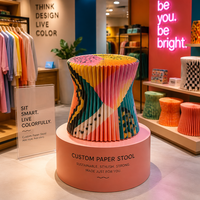 Tabouret en carton imprimé personnalisé coloré, écologique, portable, mobilier pop-up pour l'affichage en magasin et les espaces créatifs