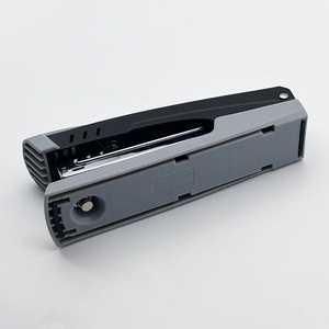 Bán Buôn Nhà Máy 25 Tấm Văn Phòng Sử Dụng Cuốn Sách <span class=keywords><strong>Stapler</strong></span> Giấy Biểu Tượng Tùy Chỉnh Kích Thước Trung Bình engraradora Ràng Buộc Của Nhãn Hiệu Đầy Đủ Dải Kim Loại - Product Image 5