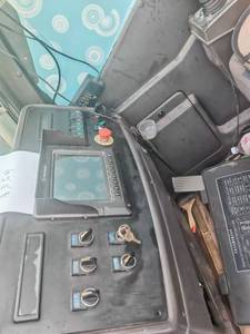 Grúa todoterreno Zoomlion de 300 toneladas del año 2019 disponible en stock. - Product Image 5