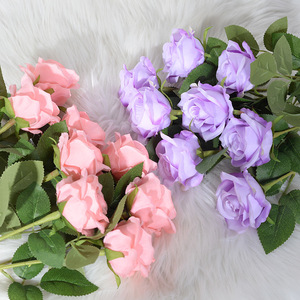 Bouquet de roses rouges artificielles en soie et caoutchouc, effet toucher réel, pour la décoration de la maison, la Saint-Valentin et la fête des mères (vente en gros) - Product Image 5