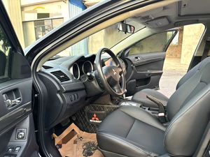 Offerta Speciale: Auto Usata <span class=keywords><strong>Mitsubishi</strong></span> <span class=keywords><strong>Lancer</strong></span> EX 2013 1.8L CVT Comfort <span class=keywords><strong>Sedan</strong></span> Automatica a Benzina per Esportazione - Product Image 5