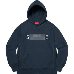 L'intera gamma di felpe con cappuccio e felpe foderate in pile con motivi floreali in gilet nella classica scatola di collaborazione. - Product Image 5