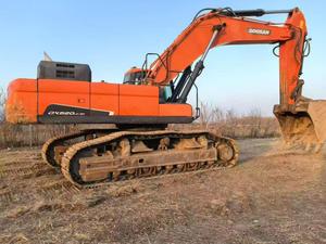 รถขุดดิน Doosan DX520LC รุ่นปี 2022 ขนาด 50 ตัน เครื่องยนต์คัมมินส์ พร้อมบุ้งขุด รถจักรกลหนักมือสอง - Product Image 2
