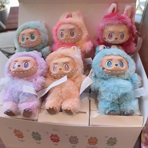 ตุ๊กตา Labubu V3 พวงกุญแจ Labubu Mart คุณภาพสูง กล่องสุ่มมาการอง ตุ๊กตาขนนุ่ม มอนสเตอร์ Labubus La Bubu ของแท้ - Product Image 1