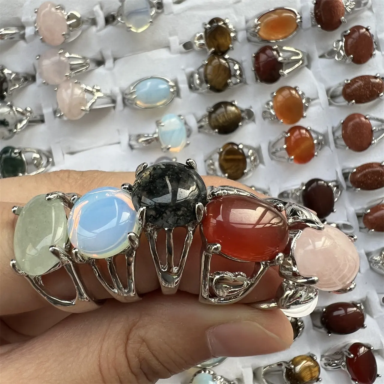 Natural Stone Ring Crystal Semi-Precious Different Sizes Crystal Quartz Rings Jewelry For Gift