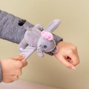 Lindo Peluche de Animales: Unicornio, Elefante, Ciervo, Tortuga, Muñeco de Pulsera - Product Image 5