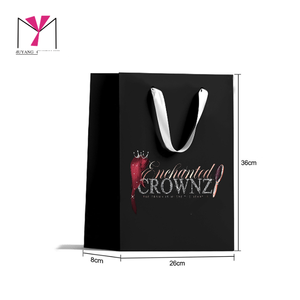 Bolsas de papel de lujo con asas de cinta, impresión de logotipo personalizado para empaquetado de productos capilares, papel artístico con acabado en lámina, reutilizables y a la moda. - Product Image 6