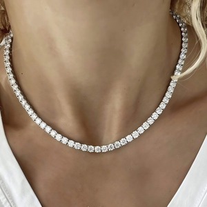 Collier chaîne tennis en moissanite le plus vendu pour hommes et femmes, bijoux haut de gamme pour usage quotidien, disponible à la vente - Product Image 6