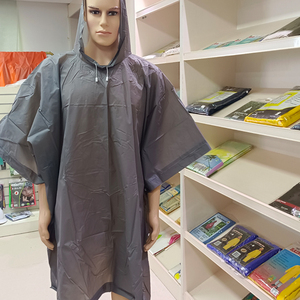 GRS Logo personnalisé d'usine Poncho de <span class=keywords><strong>pluie</strong></span> unisexe long adulte en <span class=keywords><strong>plastique</strong></span> EVA portable avec boutons et cordon de serrage <span class=keywords><strong>Cape</strong></span> de <span class=keywords><strong>pluie</strong></span> - Product Image 5