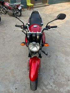 Motocyclettes d'<span class=keywords><strong>occasion</strong></span> Yamaha YBR250 250cc, motos tout-terrain, motos de rue, conduite confortable, performances puissantes, prêtes à rouler - Product Image 3