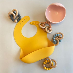 Prix usine en Silicone bébé Bib doux et imperméable à l’eau pour manger - Product Image 1