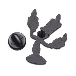 Broche en métal en forme de bougeoir jaune de dessin animé créatif, style conte de fées, la Belle et la Bête, pour vêtements et accessoires - Product Image 5