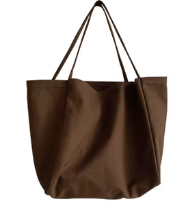 Bolsa de tela personalizada con logotipo impreso, hecha de lona de algodón lisa, con bolsillo interior y función impermeable, tipo bandolera. - Product Image 6