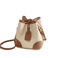 Tas Selempang Wanita Kulit Sapi Full Grain Custom Pabrik, Model Bucket dengan Tali Serut, Portabel, Bisa Digunakan Sebagai Tas Bahu dan Tas Tangan