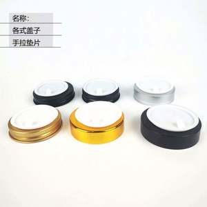 Frasco Redondo de Vidrio Ámbar de 8oz/9oz con Lados Rectos y Tapa Metálica Negra 70-400, con Logotipo Personalizado para Velas y Cosméticos - Product Image 6