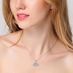 Elegante Collana con Ciondolo a Fiore di Loto Traforato per Donne, Gioiello di Moda per Uso Quotidiano, Idea Regalo - Product Image 3