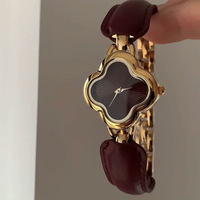 Nuevo Reloj de Pulsera Creativo con Trébol de Cuatro Hojas, Estilo Francés de Alta Gama, Elegante, Versátil y Retro