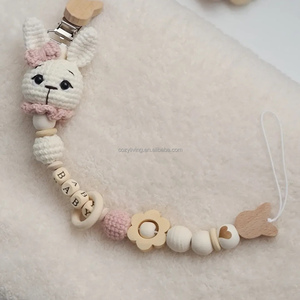 Amigurumi Personalizzato, Adorabile Coniglietto Lavorato a Mano all'Uncinetto, Sonaglino per Bambini, Regalo Artigianale - Product Image 4