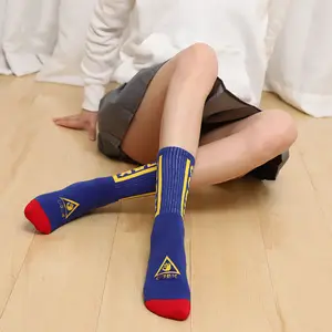 Tùy Chỉnh Chất Lượng Cao Thời Trang Cotton Socks Skateboard Thể Thao Crew Vớ Nam Ăn Mặc