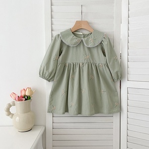 Nuovo Stile Autunnale: Vestito per Bambina con Colletto Peter Pan Ricamato, Tutina a Maniche Lunghe per Neonata, Outfit Coordinato per Sorelle - Product Image 2